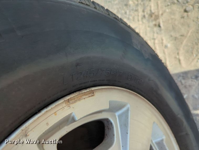 image for item MY9871 2011 Chevrolet 2500HD  Ext. Cab flatbed pickup truck