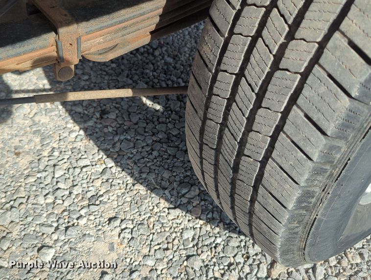 image for item MY9871 2011 Chevrolet 2500HD  Ext. Cab flatbed pickup truck