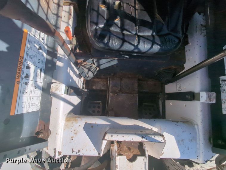 image for item MY9879 1994 Bobcat 753  skid steer loader