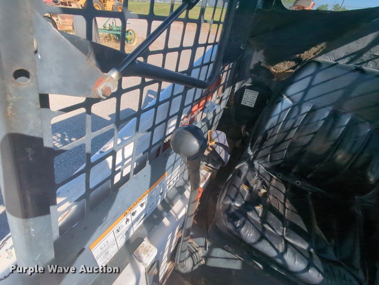 image for item MY9879 1994 Bobcat 753  skid steer loader