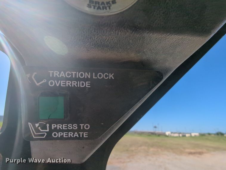 image for item MY9879 1994 Bobcat 753  skid steer loader