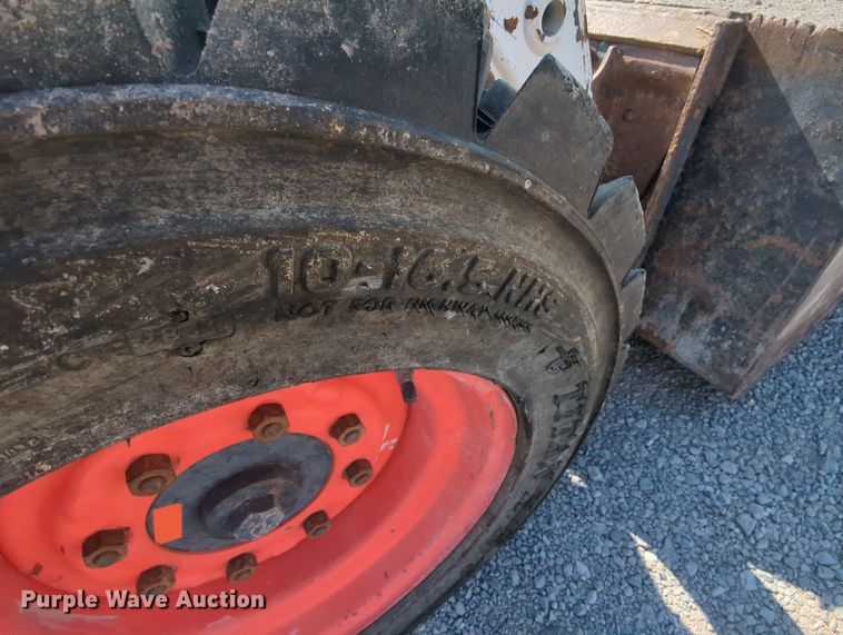 image for item MY9879 1994 Bobcat 753  skid steer loader