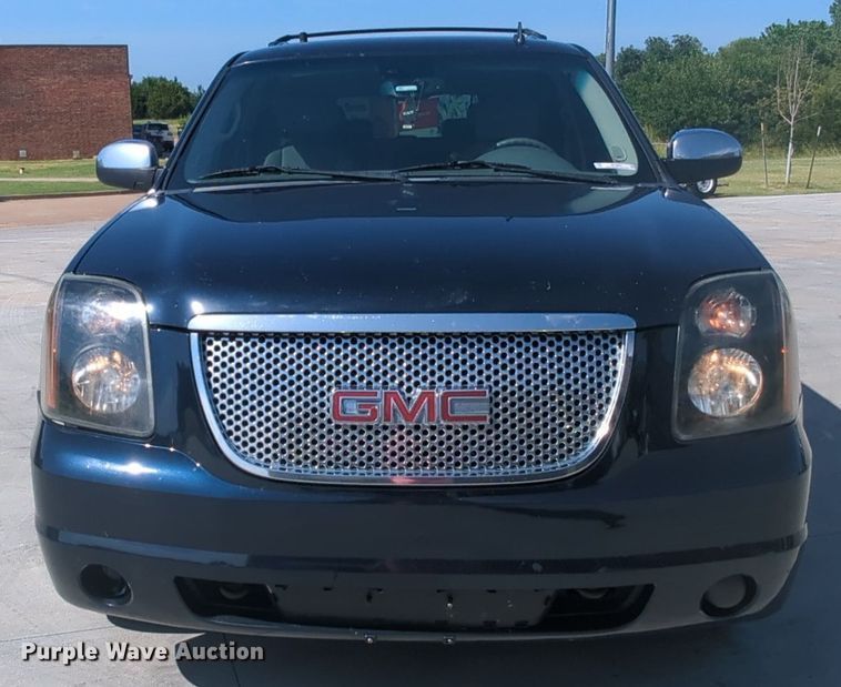 image for item MY9904 2008 GMC Yukon XL  SUV