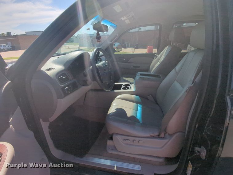 image for item MY9904 2008 GMC Yukon XL  SUV