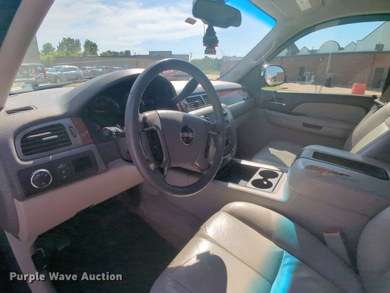 image for item MY9904 2008 GMC Yukon XL  SUV