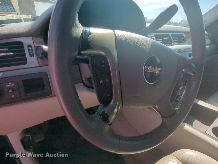 image for item MY9904 2008 GMC Yukon XL  SUV