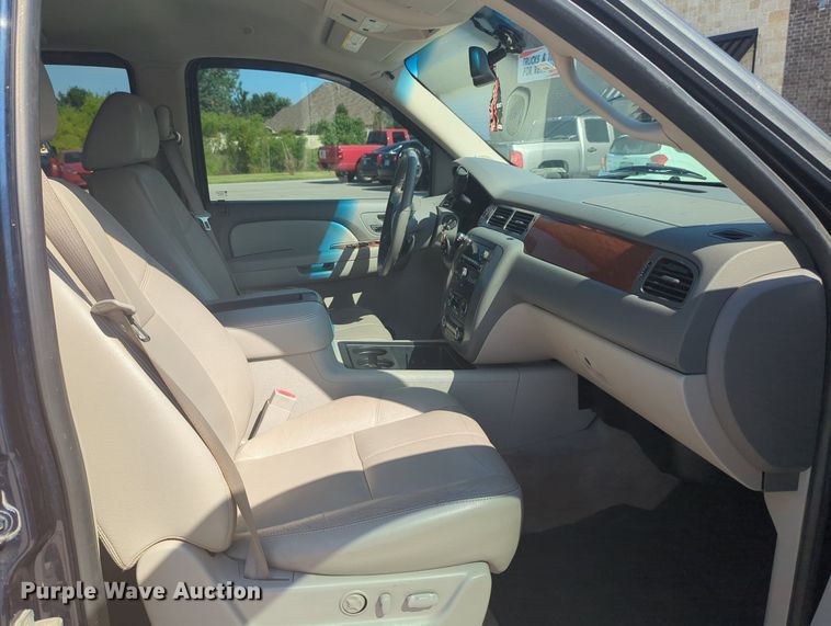 image for item MY9904 2008 GMC Yukon XL  SUV