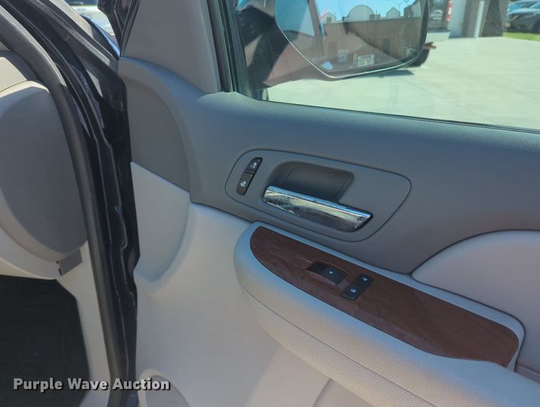 image for item MY9904 2008 GMC Yukon XL  SUV