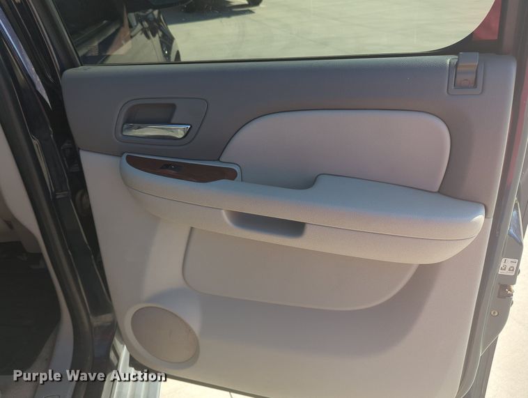 image for item MY9904 2008 GMC Yukon XL  SUV