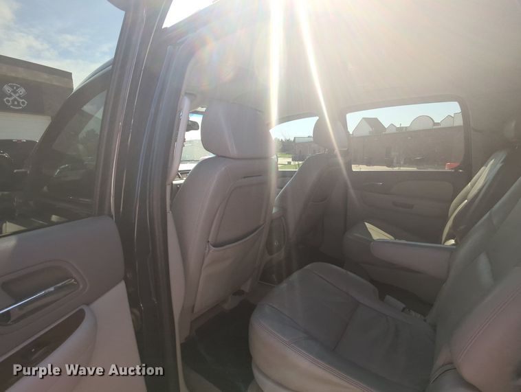 image for item MY9904 2008 GMC Yukon XL  SUV