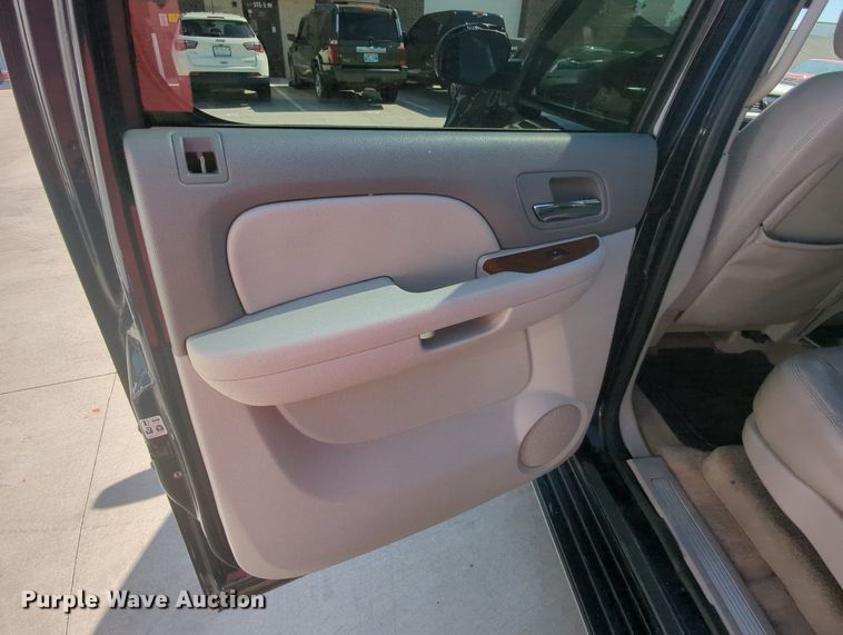 image for item MY9904 2008 GMC Yukon XL  SUV