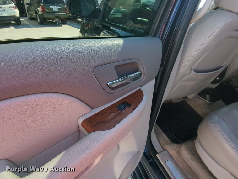 image for item MY9904 2008 GMC Yukon XL  SUV