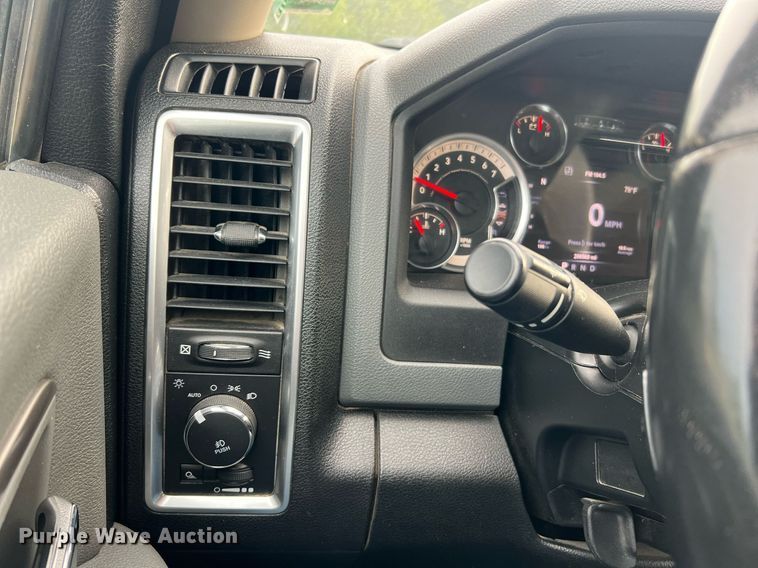 image for item NA9042 2017 Dodge Ram 1500 Big Horn  Crew Cab pickup truck