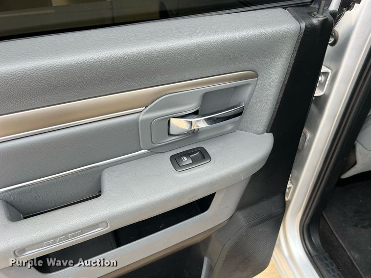 image for item NA9042 2017 Dodge Ram 1500 Big Horn  Crew Cab pickup truck