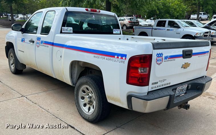 image for item NA9057 2011 Chevrolet Silverado 1500  Access Cab pickup truck