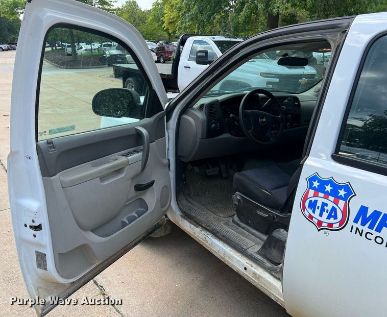 image for item NA9057 2011 Chevrolet Silverado 1500  Access Cab pickup truck