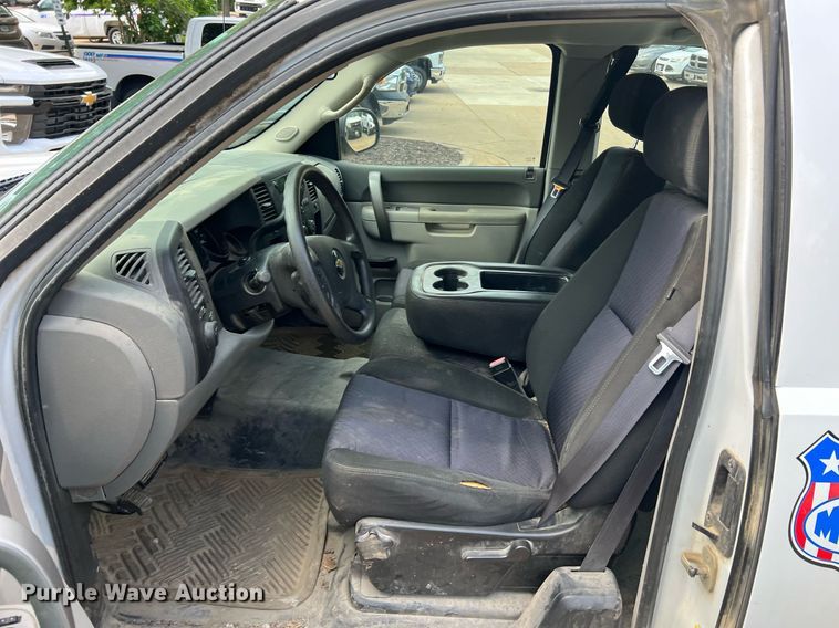 image for item NA9057 2011 Chevrolet Silverado 1500  Access Cab pickup truck