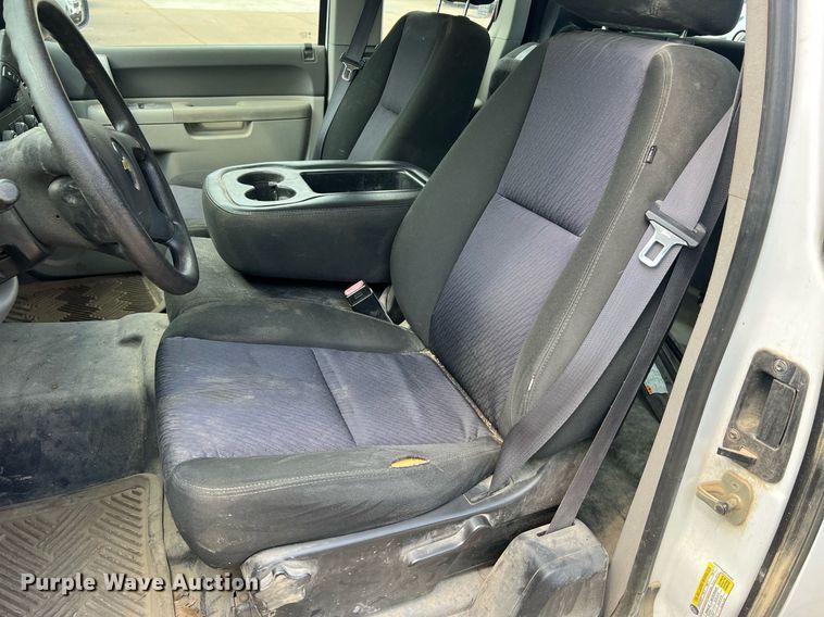 image for item NA9057 2011 Chevrolet Silverado 1500  Access Cab pickup truck