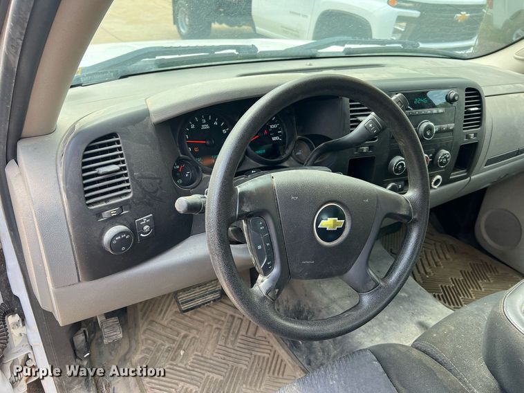 image for item NA9057 2011 Chevrolet Silverado 1500  Access Cab pickup truck