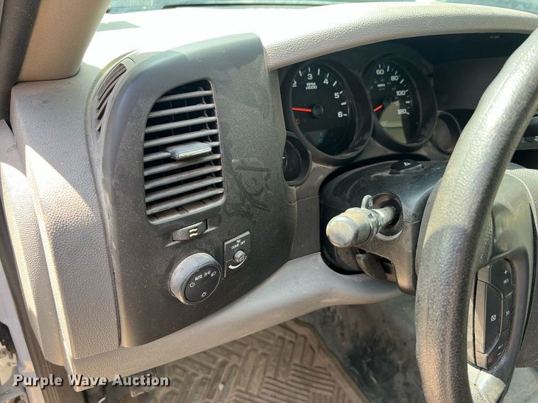 image for item NA9057 2011 Chevrolet Silverado 1500  Access Cab pickup truck