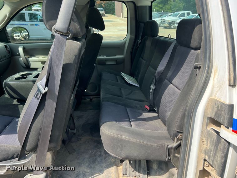 image for item NA9057 2011 Chevrolet Silverado 1500  Access Cab pickup truck