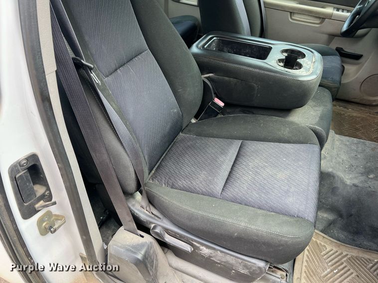 image for item NA9057 2011 Chevrolet Silverado 1500  Access Cab pickup truck