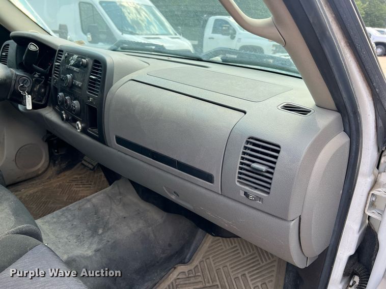 image for item NA9057 2011 Chevrolet Silverado 1500  Access Cab pickup truck