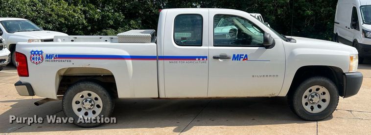 image for item NA9058 2011 Chevrolet Silverado 1500  Access Cab pickup truck