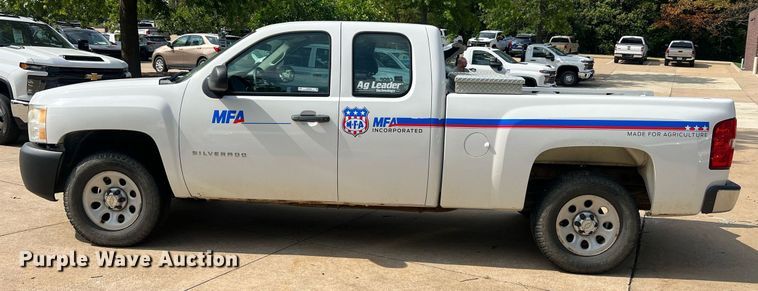 image for item NA9058 2011 Chevrolet Silverado 1500  Access Cab pickup truck