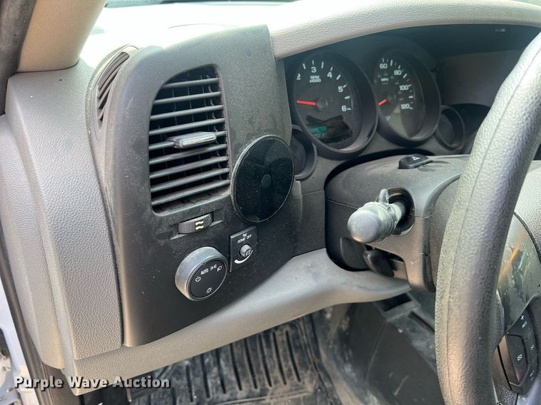 image for item NA9058 2011 Chevrolet Silverado 1500  Access Cab pickup truck