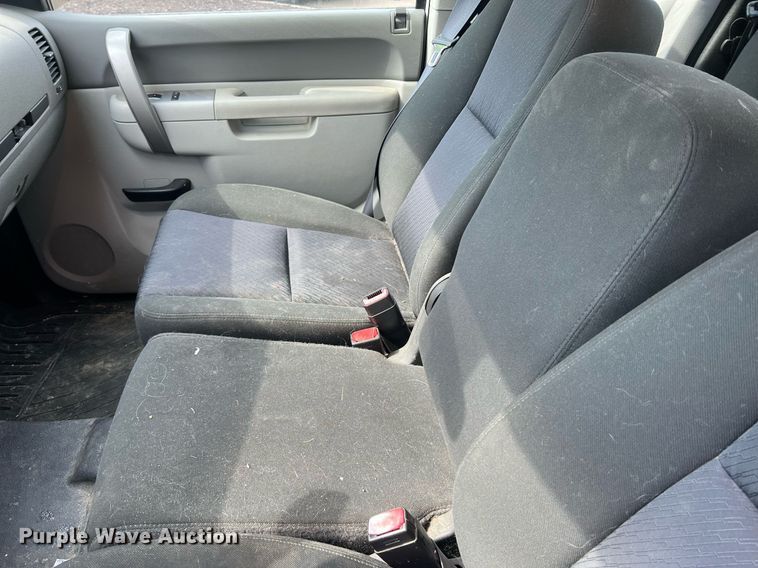 image for item NA9058 2011 Chevrolet Silverado 1500  Access Cab pickup truck