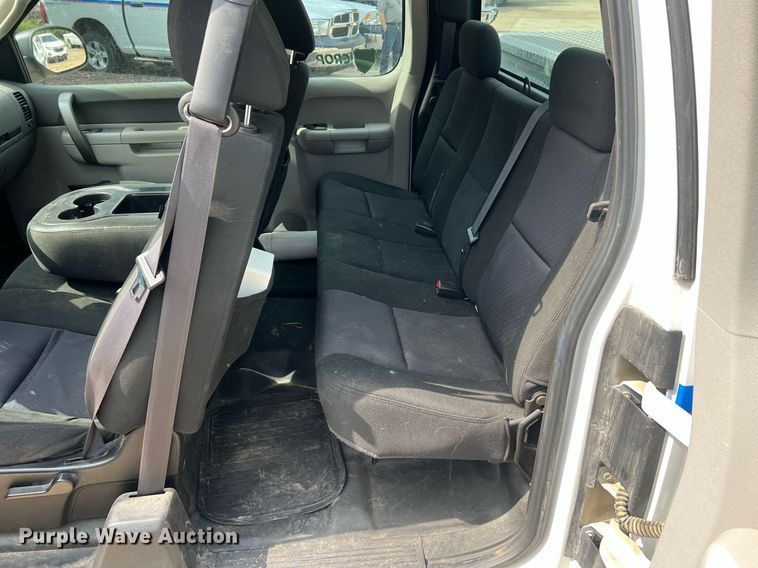 image for item NA9058 2011 Chevrolet Silverado 1500  Access Cab pickup truck