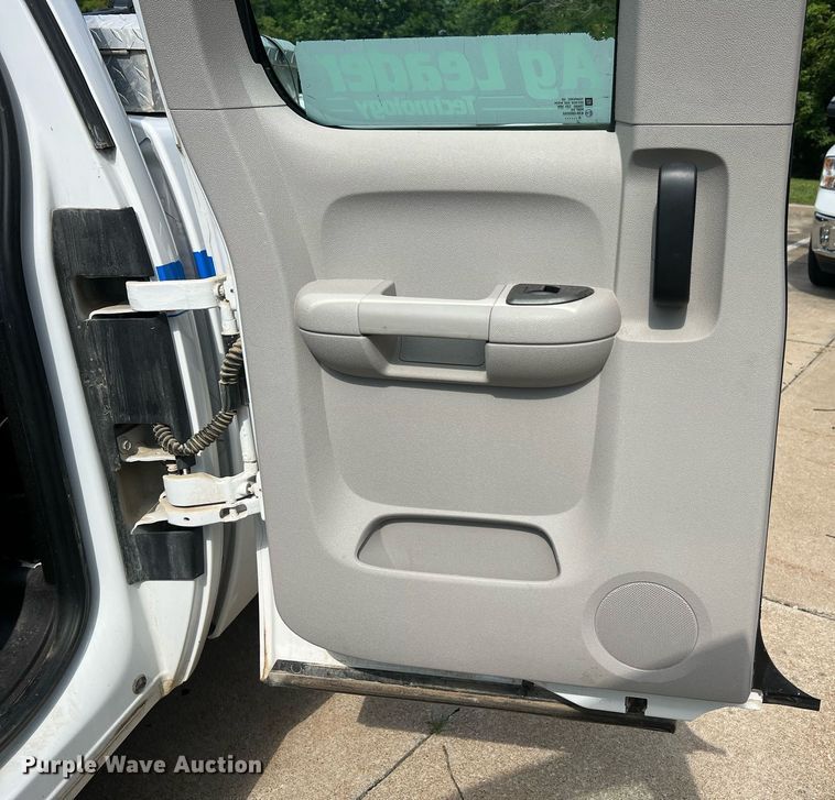 image for item NA9058 2011 Chevrolet Silverado 1500  Access Cab pickup truck