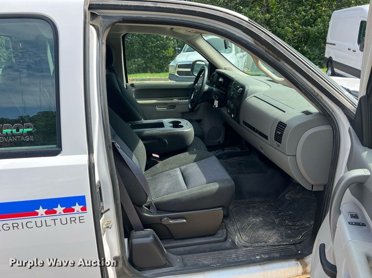 image for item NA9058 2011 Chevrolet Silverado 1500  Access Cab pickup truck