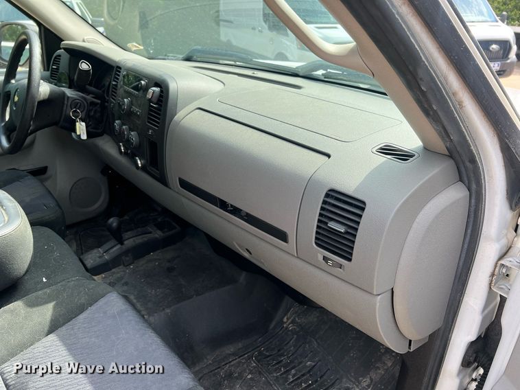 image for item NA9058 2011 Chevrolet Silverado 1500  Access Cab pickup truck