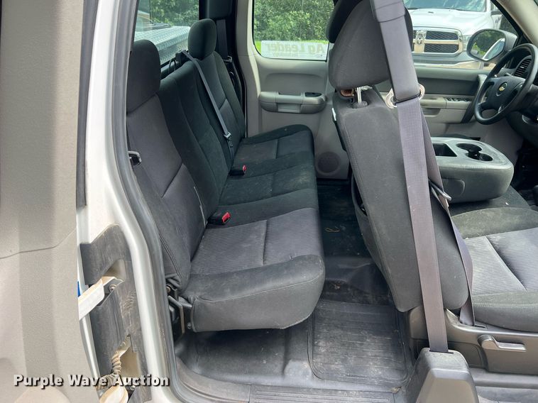 image for item NA9058 2011 Chevrolet Silverado 1500  Access Cab pickup truck