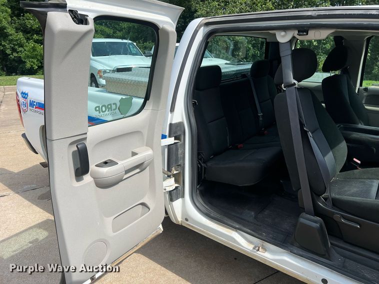 image for item NA9058 2011 Chevrolet Silverado 1500  Access Cab pickup truck