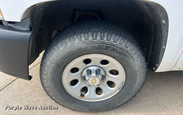 image for item NA9058 2011 Chevrolet Silverado 1500  Access Cab pickup truck