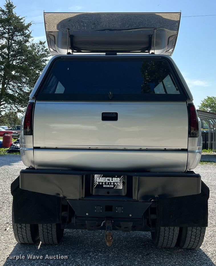 image for item NA9063 1999 Chevrolet C6500  pickup truck