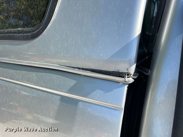 image for item NA9063 1999 Chevrolet C6500  pickup truck