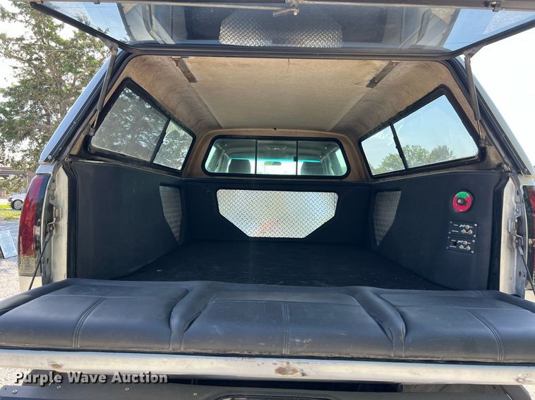 image for item NA9063 1999 Chevrolet C6500  pickup truck