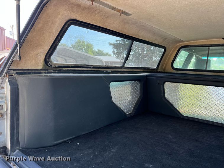 image for item NA9063 1999 Chevrolet C6500  pickup truck