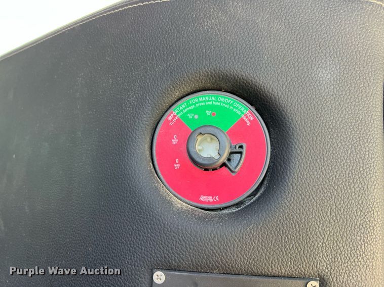 image for item NA9063 1999 Chevrolet C6500  pickup truck