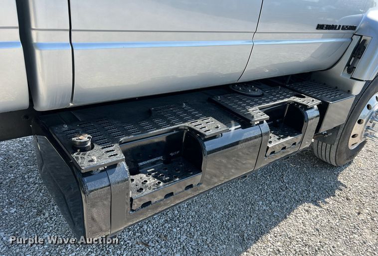 image for item NA9063 1999 Chevrolet C6500  pickup truck