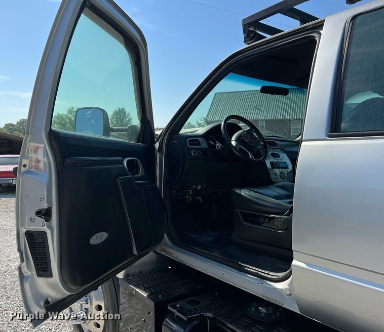 image for item NA9063 1999 Chevrolet C6500  pickup truck