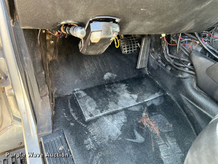 image for item NA9063 1999 Chevrolet C6500  pickup truck