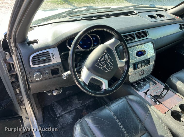 image for item NA9063 1999 Chevrolet C6500  pickup truck