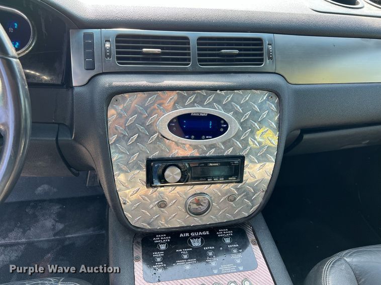 image for item NA9063 1999 Chevrolet C6500  pickup truck