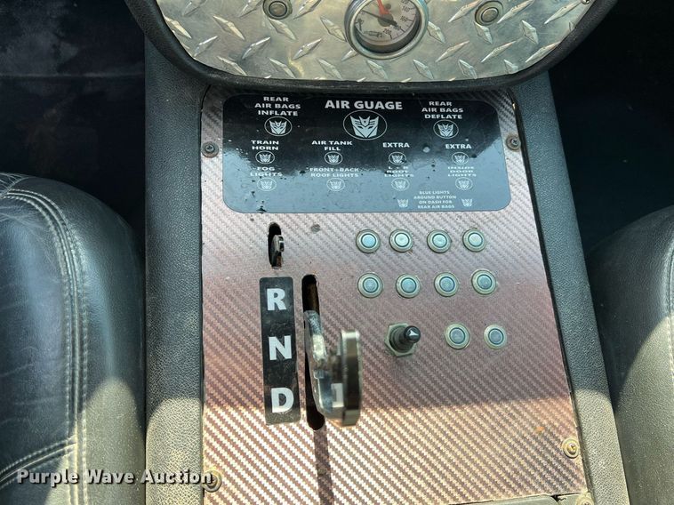 image for item NA9063 1999 Chevrolet C6500  pickup truck