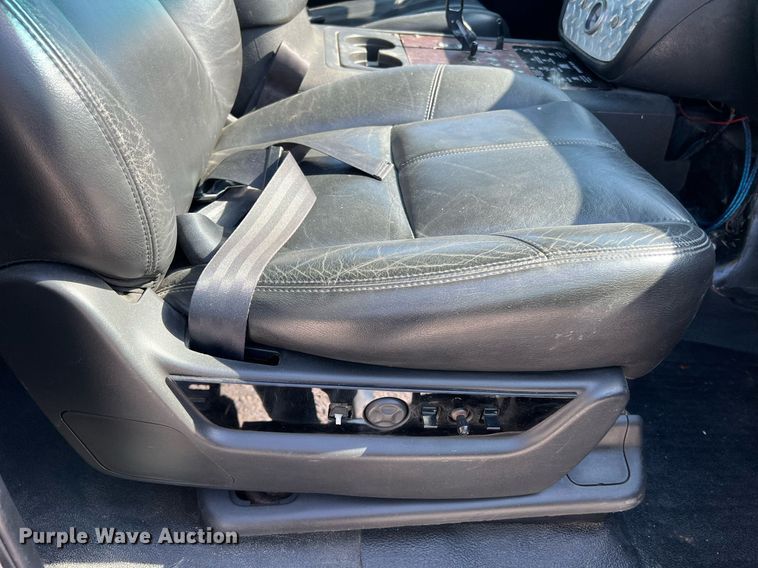 image for item NA9063 1999 Chevrolet C6500  pickup truck